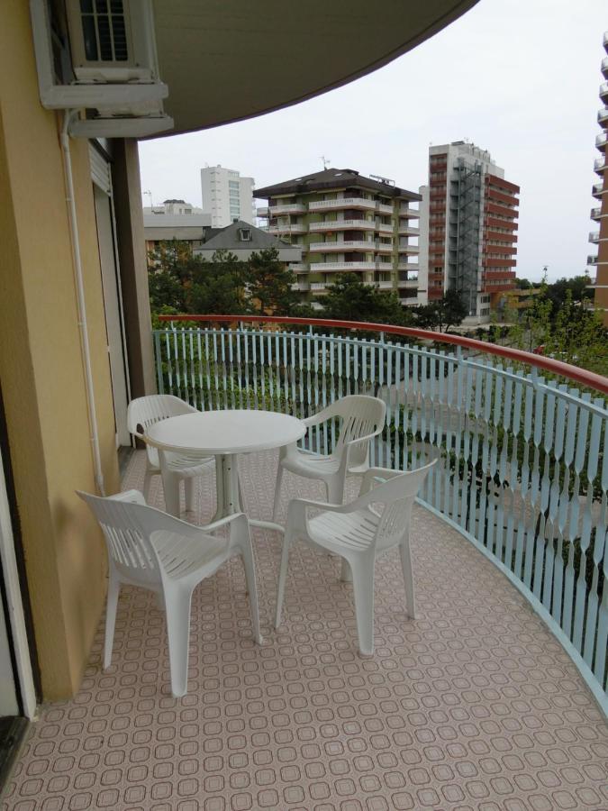 Lignano Sabbiadoro With Pool Appartement Buitenkant foto