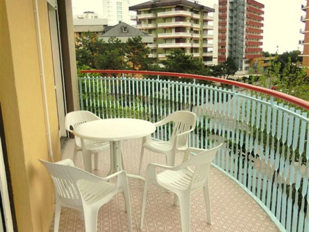 Lignano Sabbiadoro With Pool Appartement Buitenkant foto