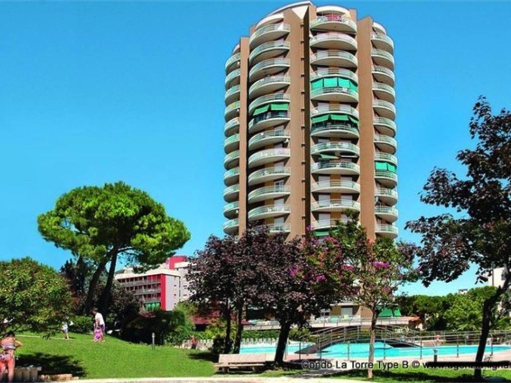 Lignano Sabbiadoro With Pool Appartement Buitenkant foto